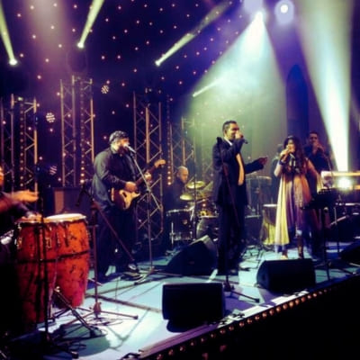 FD Events team organizing a live band